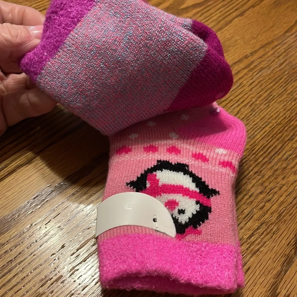 cozy comfy cabin socks with grip sole & aloe infused